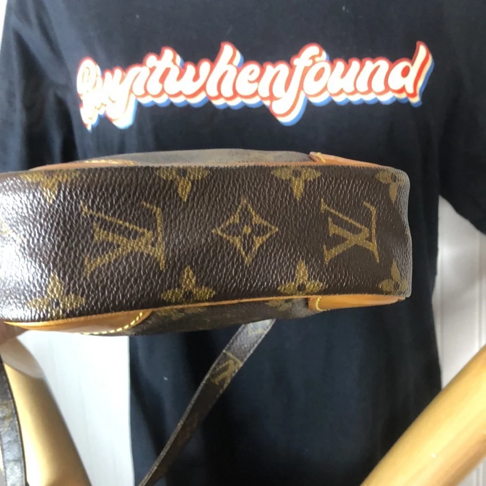LOUIS VUITTON DANUBE PM Monogram Messenger Shoulder Bag SL0977 W/ LV DUST BAG